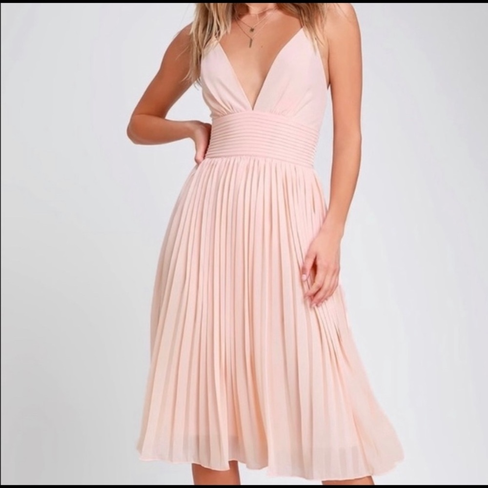 NWT Lulus Moon Blush Pleated MIDI‎ Dress S